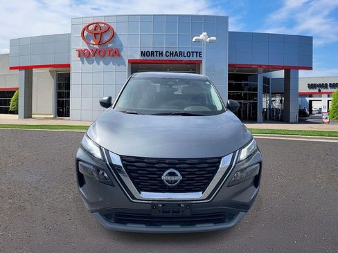 Used 2023 Nissan Rogue S image 4