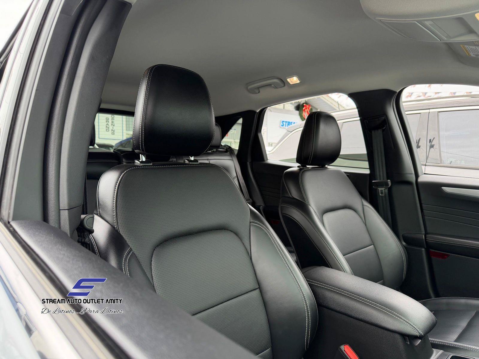 Used 2025 Ford Escape Platinum AWD/4WD image 7