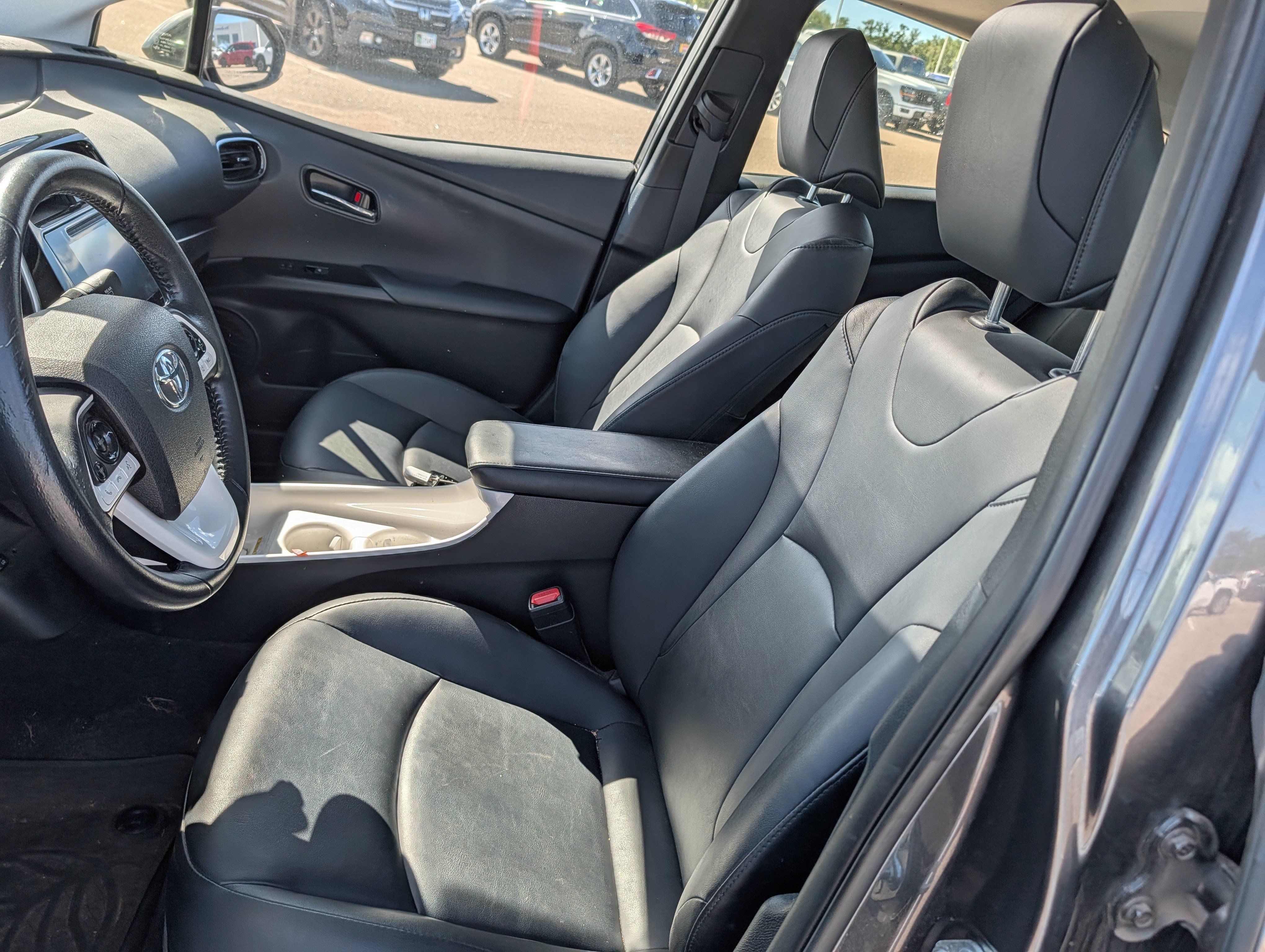Used 2016 Toyota Prius Four w/ Advanced Technology Package FWD image 8