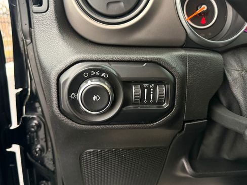 Used 2019 Jeep Wrangler Sport image 20