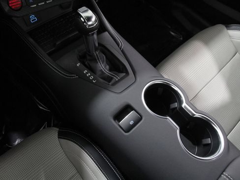 Used 2024 Ford Mustang Premium image 16