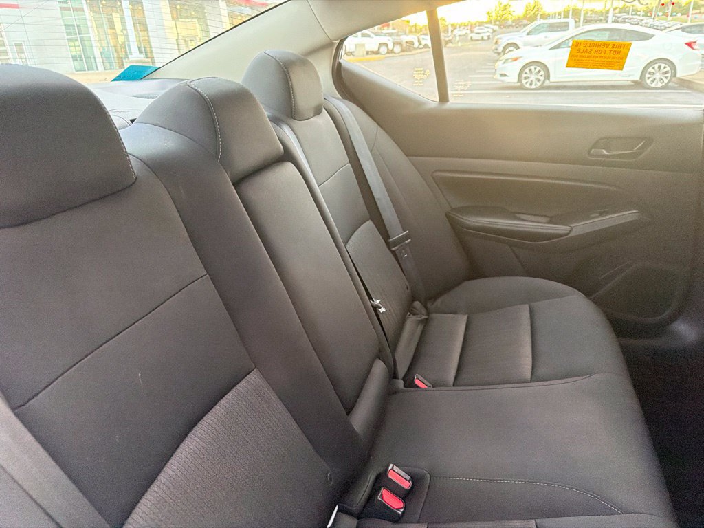 Used 2024 Nissan Altima 2.5 SV FWD image 6