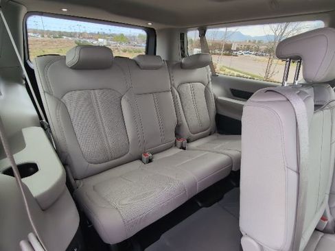 Used 2023 Jeep Wagoneer L Series III w/ Premium Group I AWD/4WD image 32