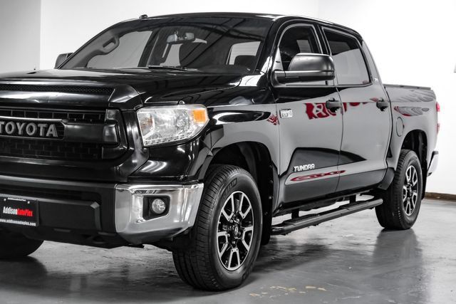Used 2017 Toyota Tundra SR5 w/ TRD Off Road Package AWD/4WD image 9
