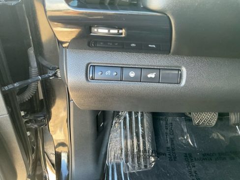 Used 2025 Nissan Pathfinder SV AWD/4WD image 19