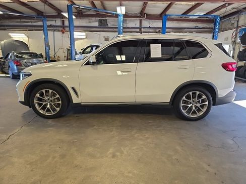 Used 2020 BMW X5 sDrive40i w/ Premium Package RWD image 2