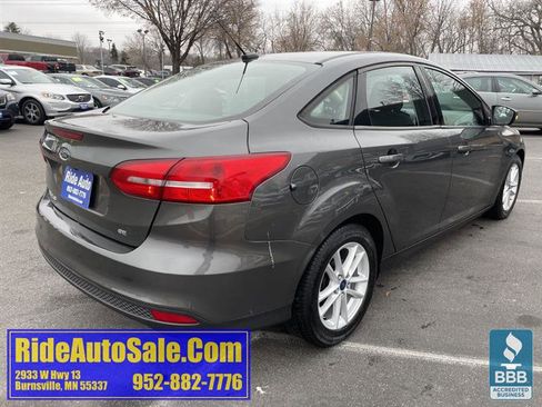 Used 2017 Ford Focus SE image 5
