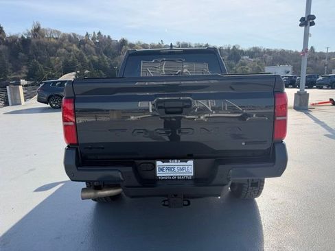 Used 2026 Toyota Tacoma TRD Off-Road w/ TRD Off Road Upgrade Package image 4