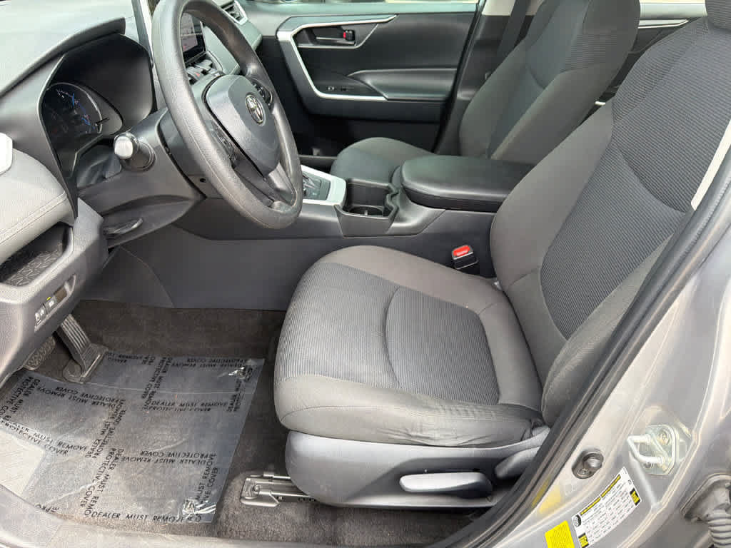 Used 2024 Toyota RAV4 LE AWD/4WD image 10