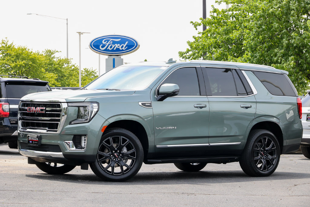 Used 2024 GMC Yukon SLT w/ SLT Luxury Package AWD/4WD image 1