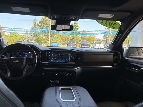 Used 2022 Chevrolet Silverado 1500 High Country w/ High Country Premium Package image 36