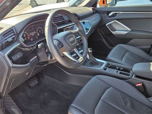 Used 2025 Audi Q3 2.0T Premium w/ Convenience Package image 2