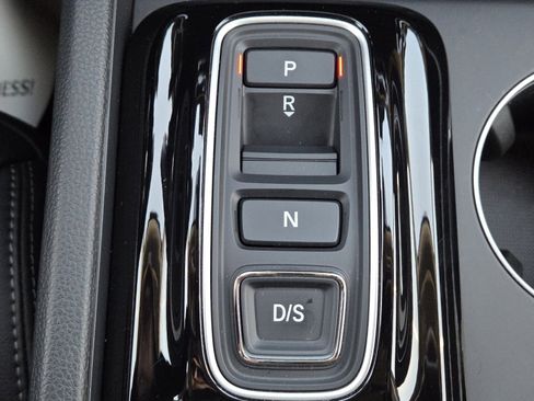 Used 2025 Honda Pilot EX-L image 31