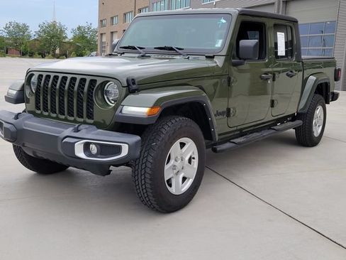 Used 2022 Jeep Gladiator Sport AWD/4WD image 7