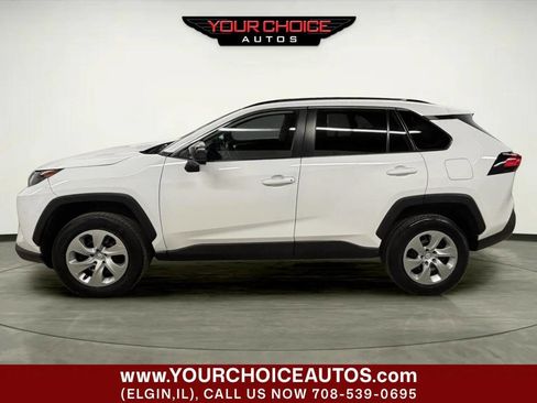Used 2021 Toyota RAV4 LE FWD image 2