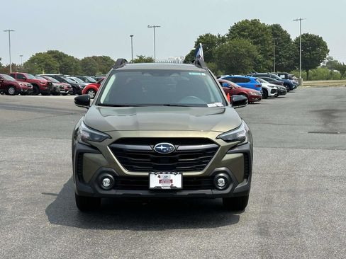 Certified 2025 Subaru Outback Premium AWD/4WD image 9