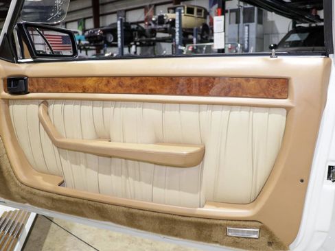 Used 1988 Ford Mustang LX image 39