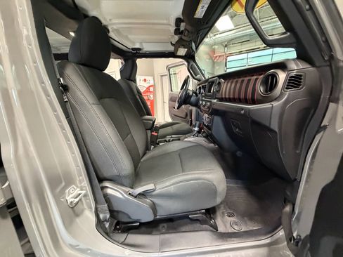 Used 2021 Jeep Wrangler Unlimited Sport AWD/4WD image 45
