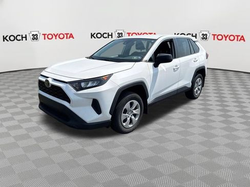 Used 2022 Toyota RAV4 LE AWD/4WD image 3