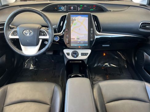 Certified 2017 Toyota Prius Prime Advanced FWD image 3