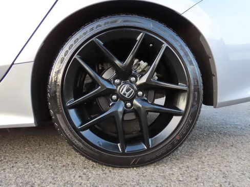 Used 2023 Honda Civic Sport image 9