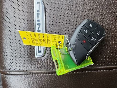 Used 2024 GMC Sierra 2500 Denali w/ Denali Reserve Package image 31