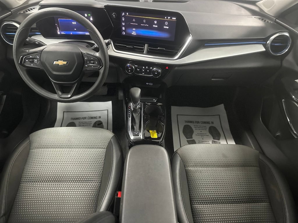 Used 2024 Chevrolet Trax LT FWD image 4