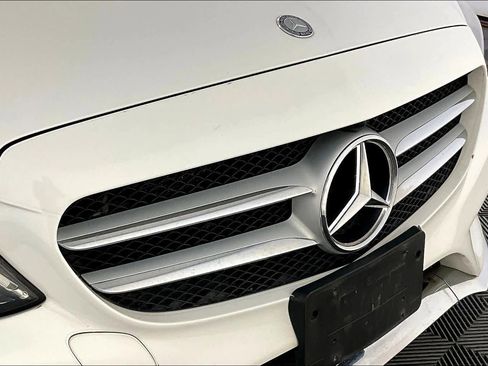 Used 2017 Mercedes-Benz C 300 4MATIC Sedan image 32