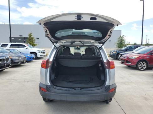 Used 2015 Toyota RAV4 LE FWD image 13