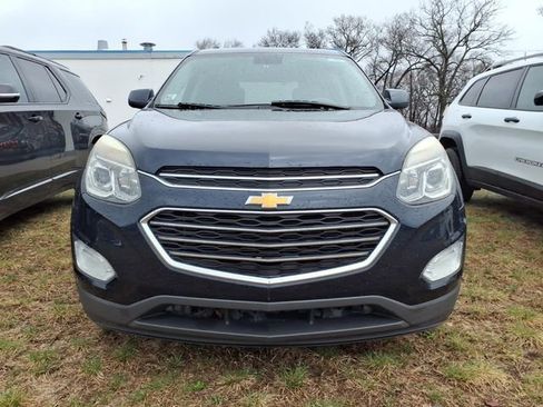 Used 2017 Chevrolet Equinox LT w/ Convenience Package image 2