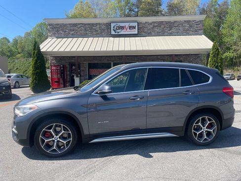 Used 2017 BMW X1 xDrive28i image 1