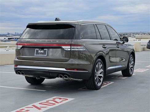 New 2026 Lincoln Aviator Reserve w/ Luxury Package image 7