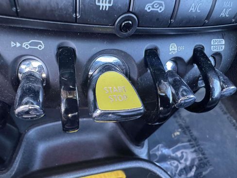 Used 2024 MINI Cooper SE image 29