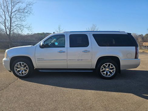 Used 2014 GMC Yukon XL Denali image 10