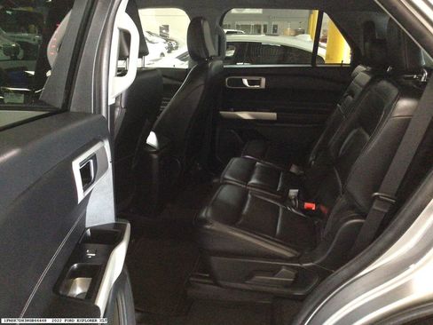 Used 2022 Ford Explorer XLT w/ Equipment Group 202A RWD image 9