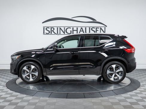 Used 2023 Volvo XC40 B5 Plus w/ Protection Package Premier image 8