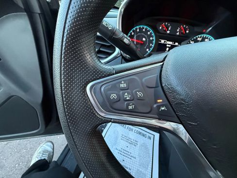 Used 2020 Chevrolet Equinox LS image 32