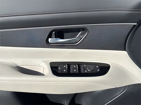 Used 2025 Nissan Murano SV image 21