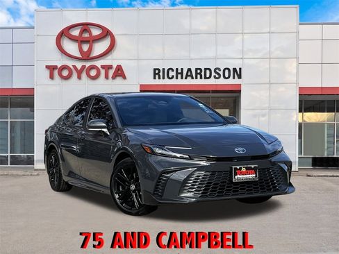Used 2025 Toyota Camry Hybrid image 1