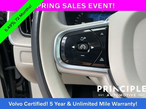 Certified 2023 Volvo XC60 B5 Ultimate w/ Climate Package FWD image 23
