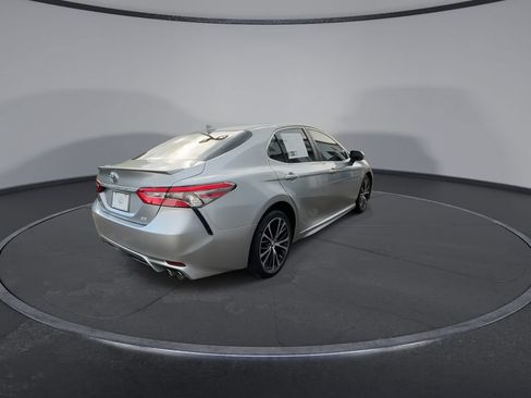 Used 2019 Toyota Camry SE FWD image 8