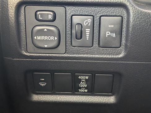 Used 2018 Toyota 4Runner Limited AWD/4WD image 8