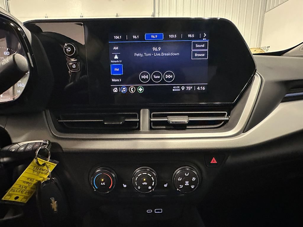 Used 2024 Chevrolet Trax LS w/ LS Convenience Package FWD image 27