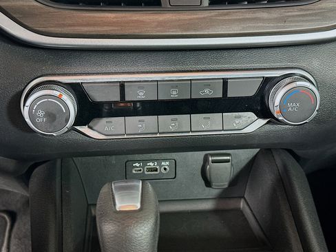 Used 2025 Nissan Altima 2.5 SV image 22