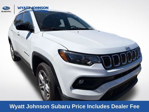 Used 2024 Jeep Compass Latitude AWD/4WD image 8