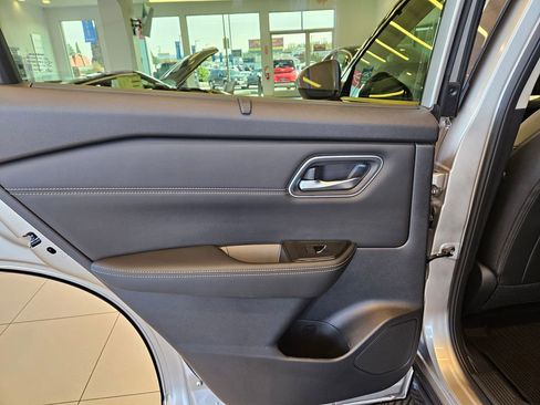 New 2026 Nissan Rogue Platinum image 25