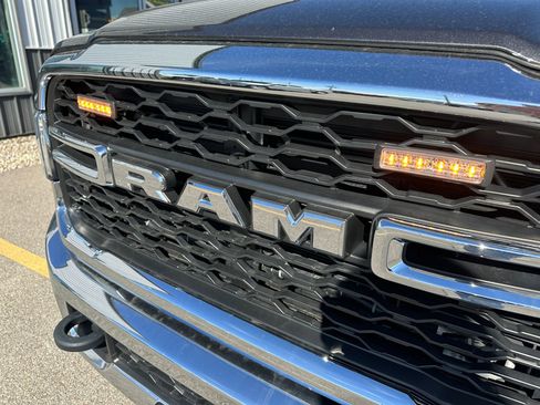 Used 2021 RAM 5500 Tradesman image 17