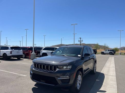 Certified 2023 Jeep Grand Cherokee Limited RWD image 4