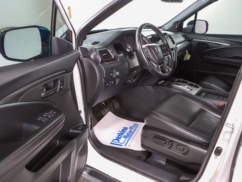 Used 2023 Honda Passport EX-L image 3