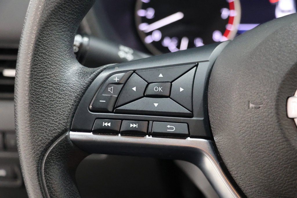 Used 2025 Nissan Sentra SV FWD image 19